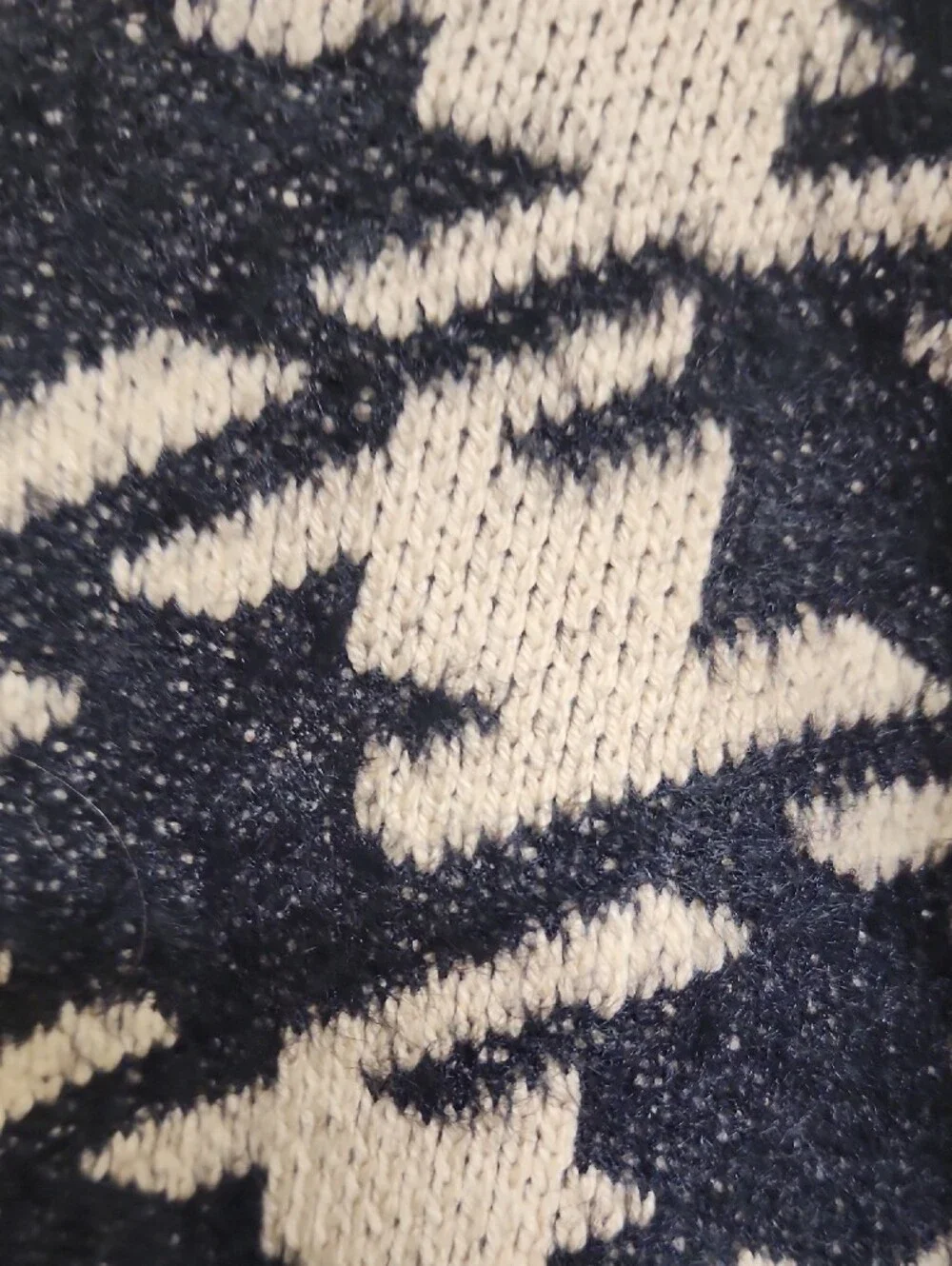 Houndstooth Knit Cardigan in Black and Beige